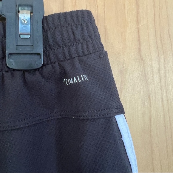 Adidas shorts size small - Picture 7 of 7